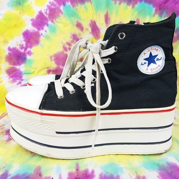 *SOLD* Platform Sneakers Size 6 Black White - Picture 3 of 7